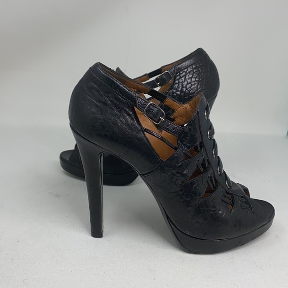 Givenchy 39 Black Leather Peep toe Platform Heel - Picture 2 of 16